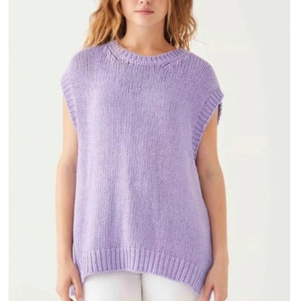 VOYAGEUR‎ BY MERSEA Amalfi Sweater Vest Short Sleeve Sweater in Lavender Cotton